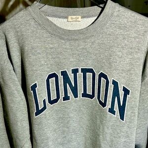 Vintage Style “London” Graphic Crewneck Sweatshirt – Grey